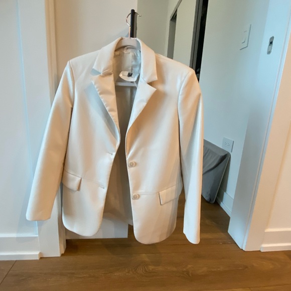 Wilfred aritzia 
Memories Blazer - Picture 5 of 6